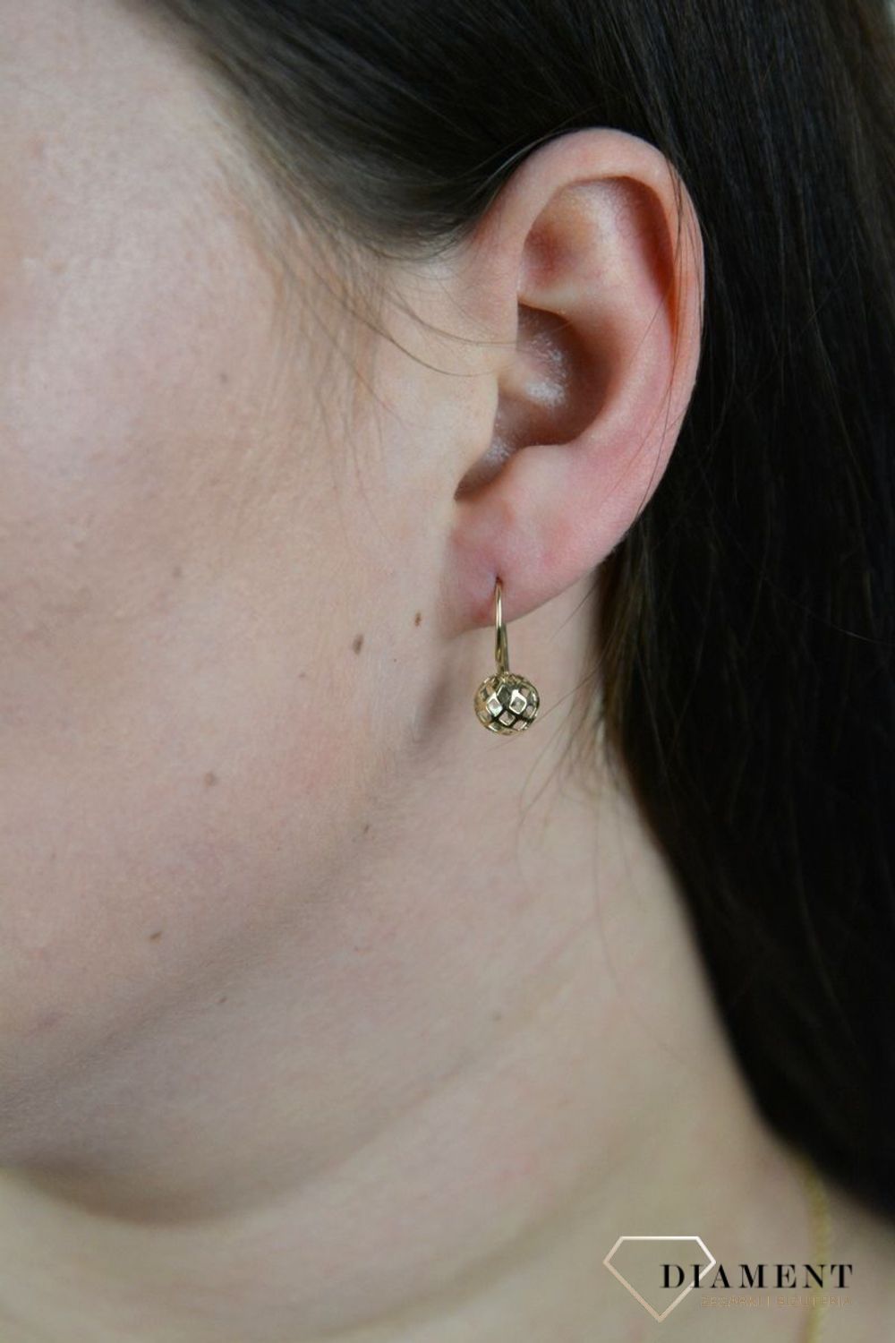 Złote kolczyki wiszące, ażurowe kuleczki KL 441.jpg